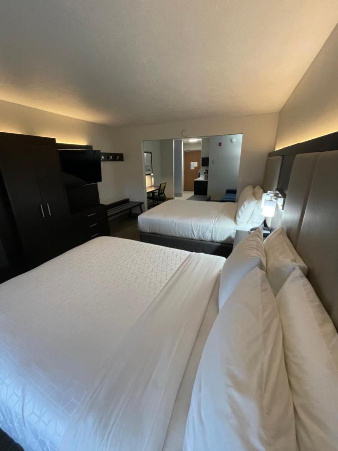 Holiday Inn Express Hotel & Suites Las Vegas By Ihg Exterior foto